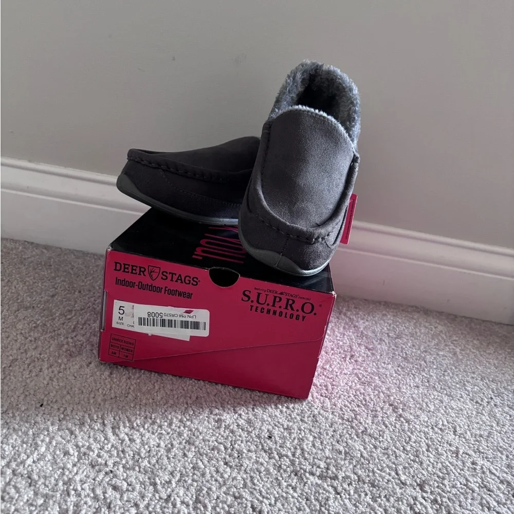 New! In Box! Boys Deer Stags Gray Slippers- size 5